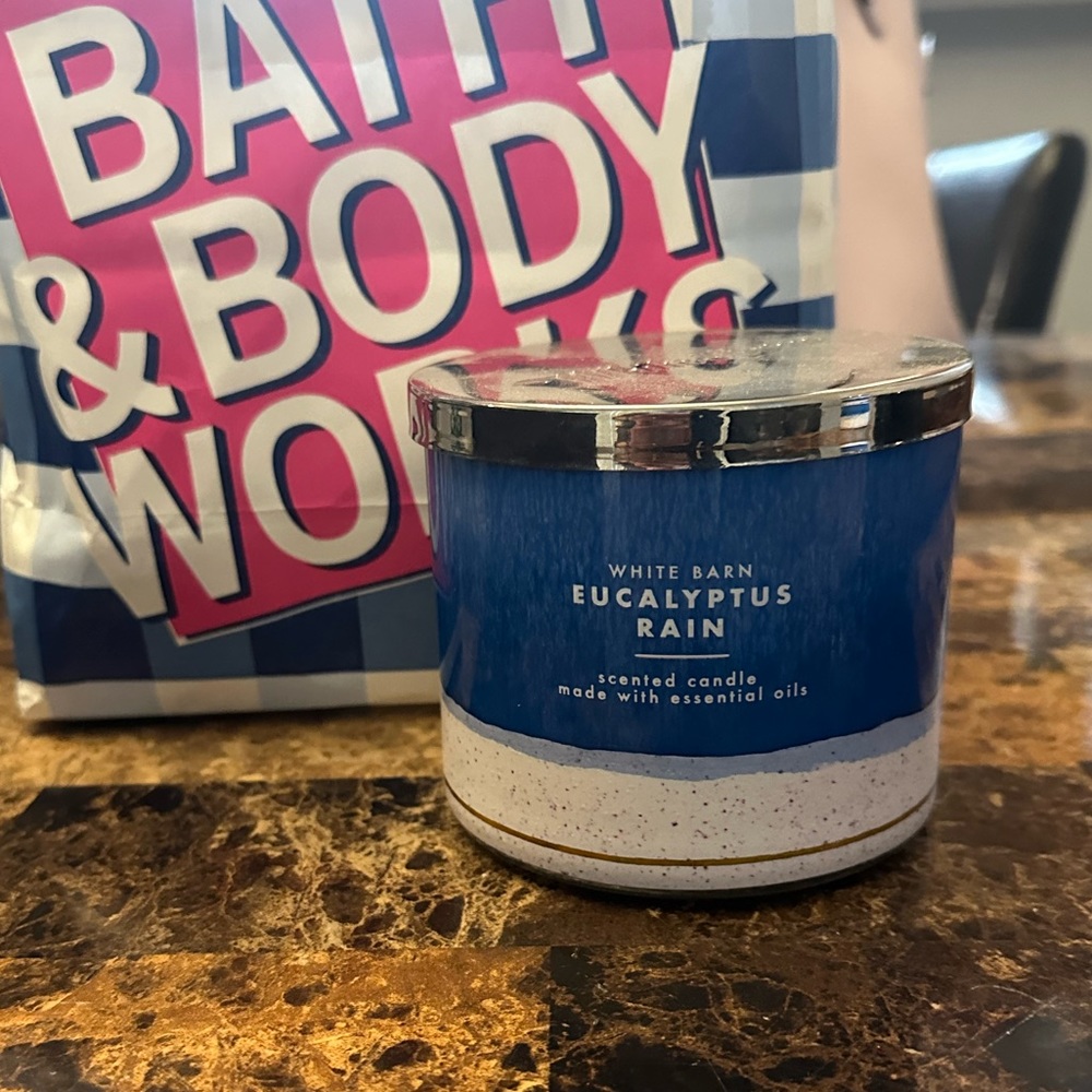 Bath and Body Works Candle!!!
